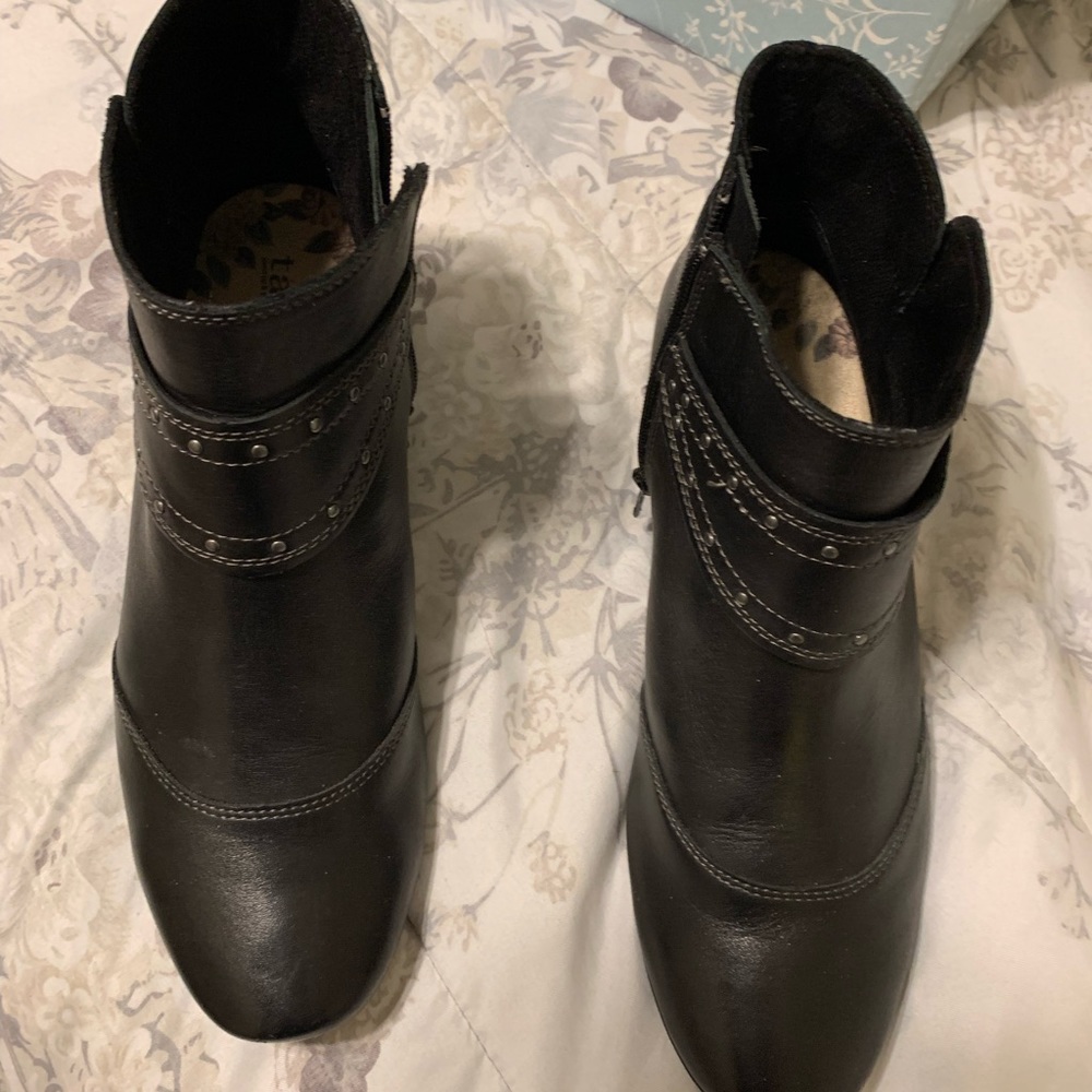 Taos black Ultimo leather booties